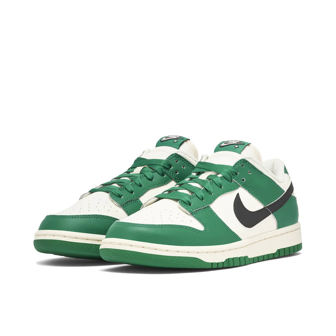 NIKE DUNK LOW SE &