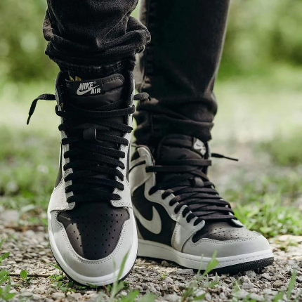 AIR JORDAN 1 RETRO HIGH OG ‘SHADOW 2.0’