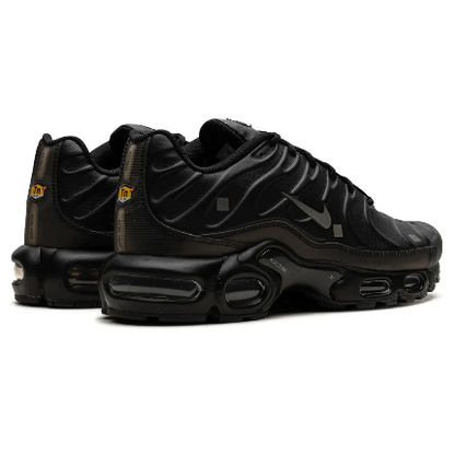 AIR MAX PLUS x A-COLD-WALL &