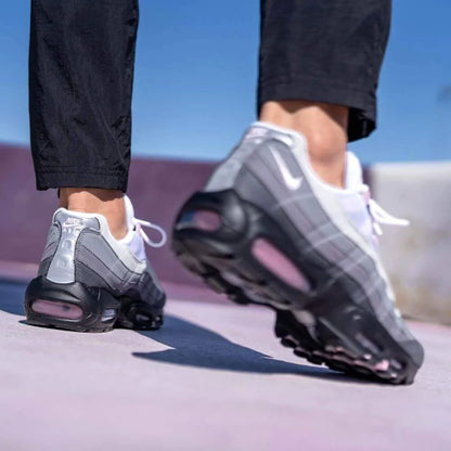 NIKE AIR MAX 95 &