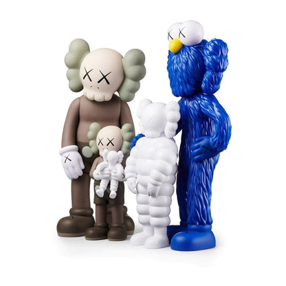 KAWS FAMILY FIGURES “BROWN/BLUE/WHITE”