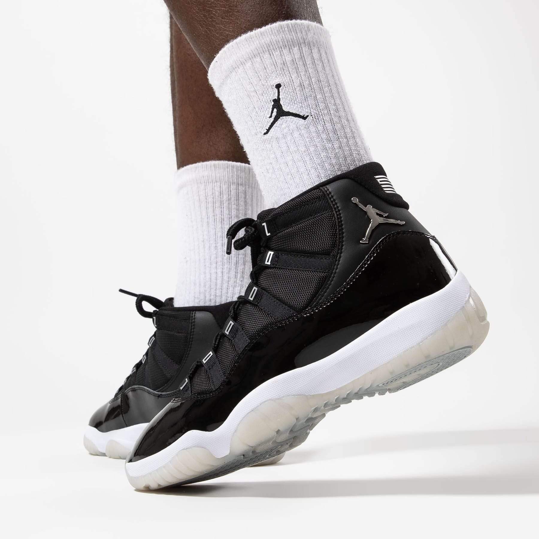 AIR JORDAN 11 RETRO &