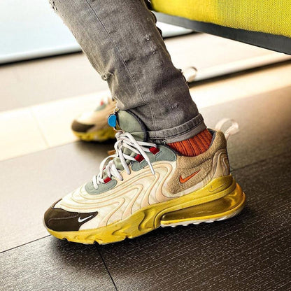 TRAVIS SCOTT X NIKE AIR MAX 270 REACT ENG &