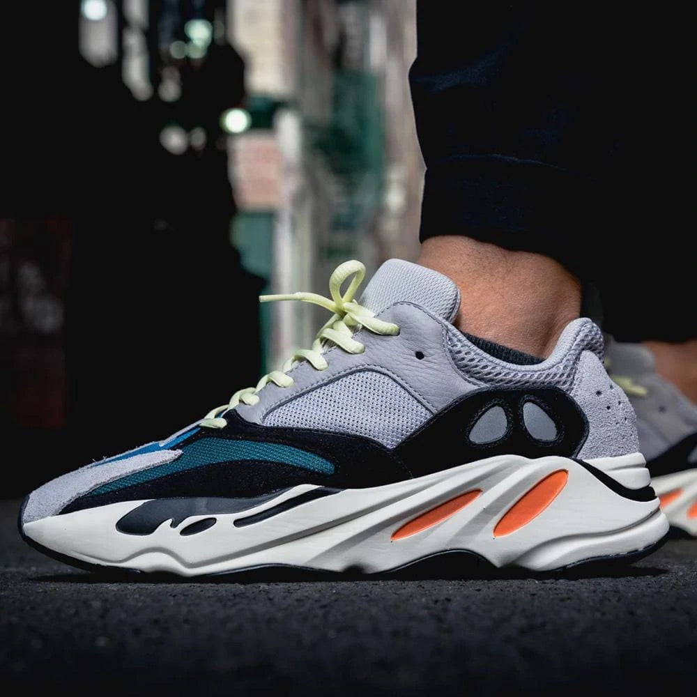 ADIDAS YEEZY BOOST 700 &