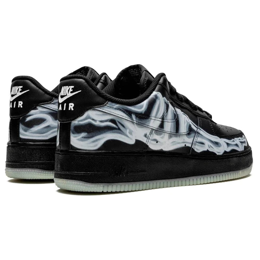 NIKE AIR FORCE 1 &