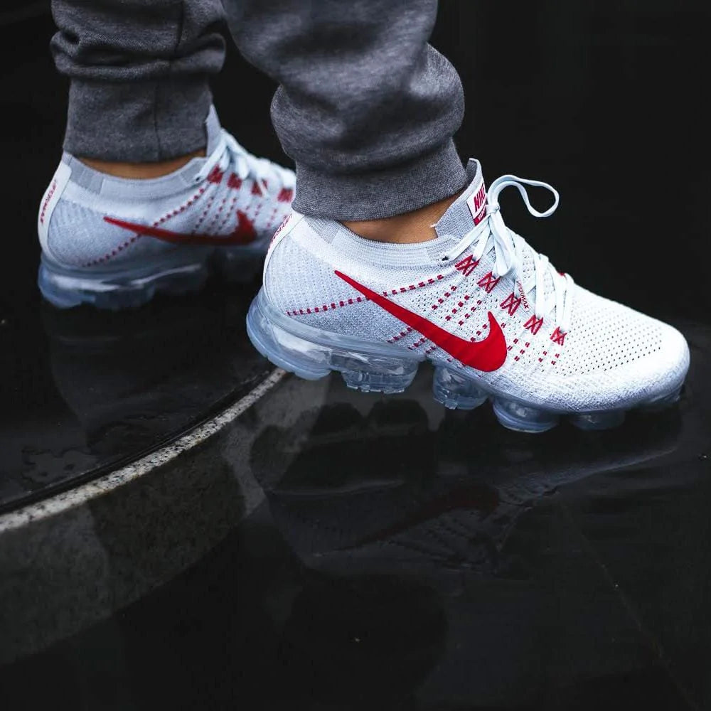 NIKE AIR VAPORMAX FLYKNIT PURE PLATINUM-UNIVERSITY RED