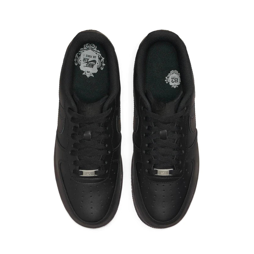 NIKE AIR FORCE 1 &