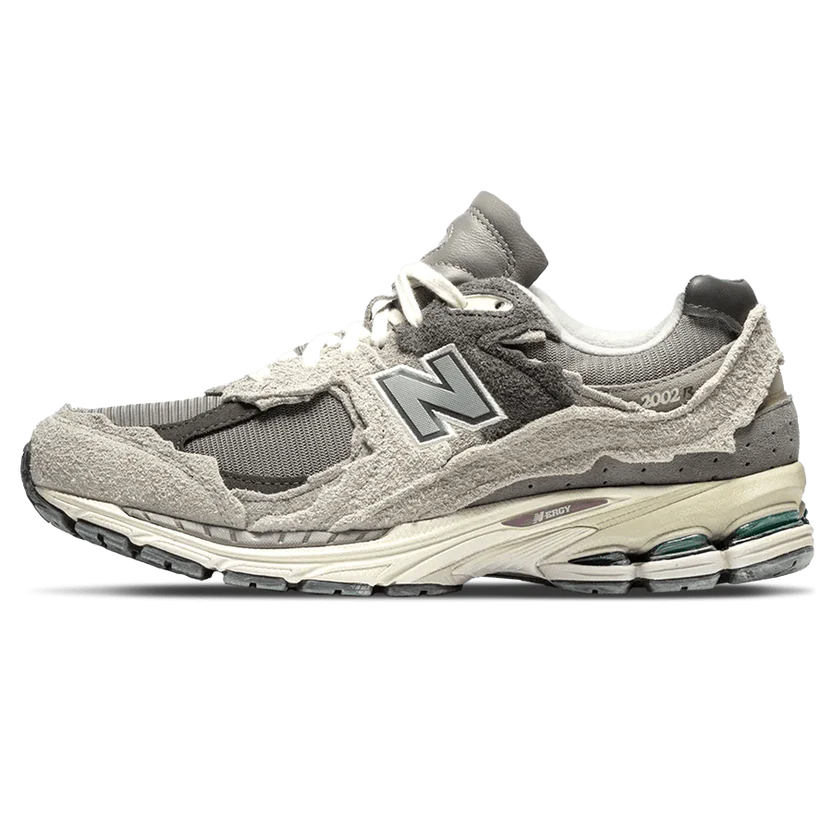 NEW BALANCE 2002R &