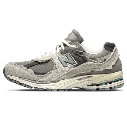 NEW BALANCE 2002R &