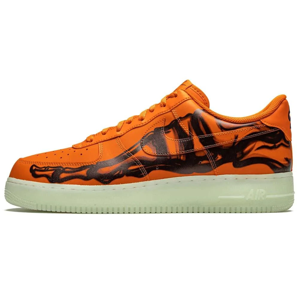 NIKE AIR FORCE 1 LOW &