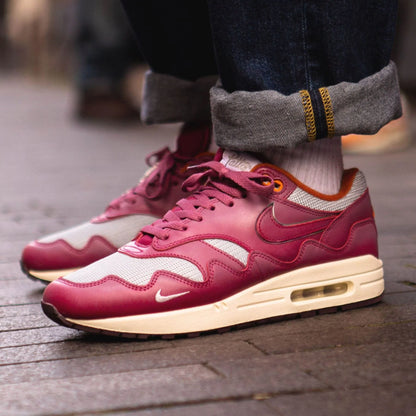 PATTA X NIKE AIR MAX 1 &