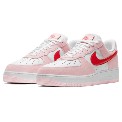 NIKE AIR FORCE 1 LOW &