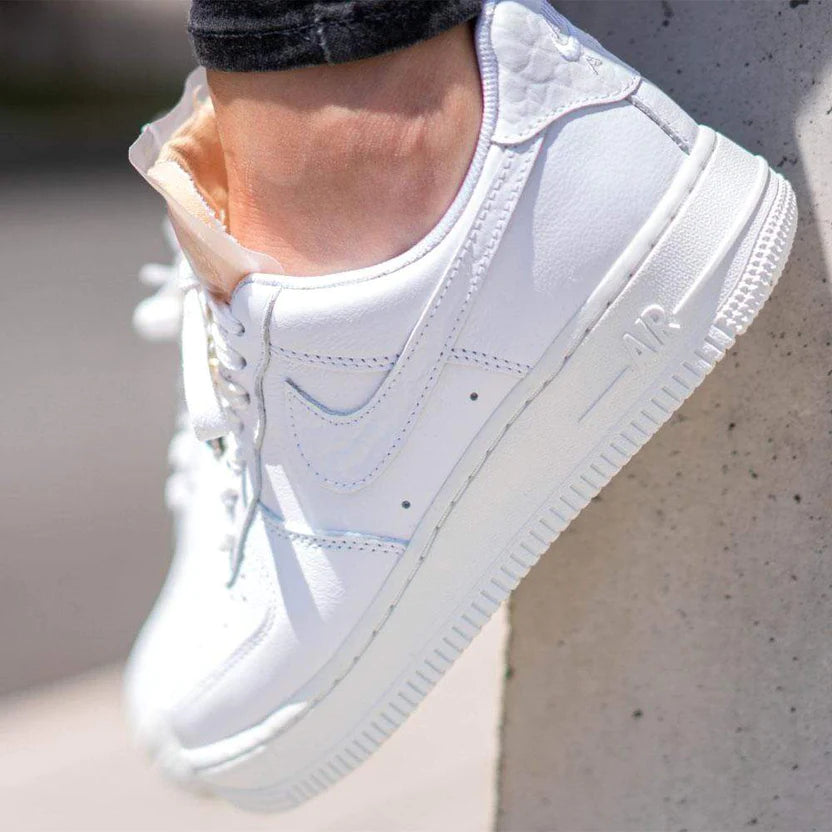 NIKE WMNS AIR FORCE 1 &