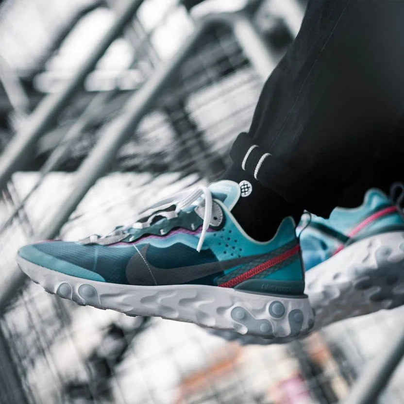 NIKE REACT ELEMENT 87 ROYAL TINT BLUE