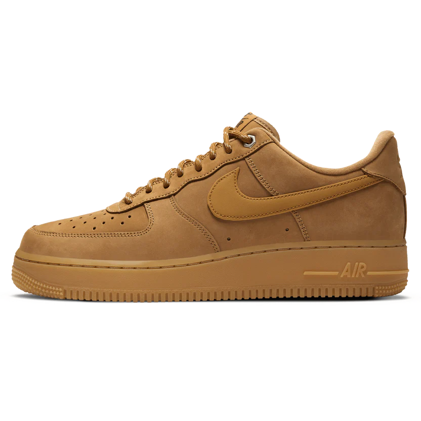 NIKE AIR FORCE 1 LOW &