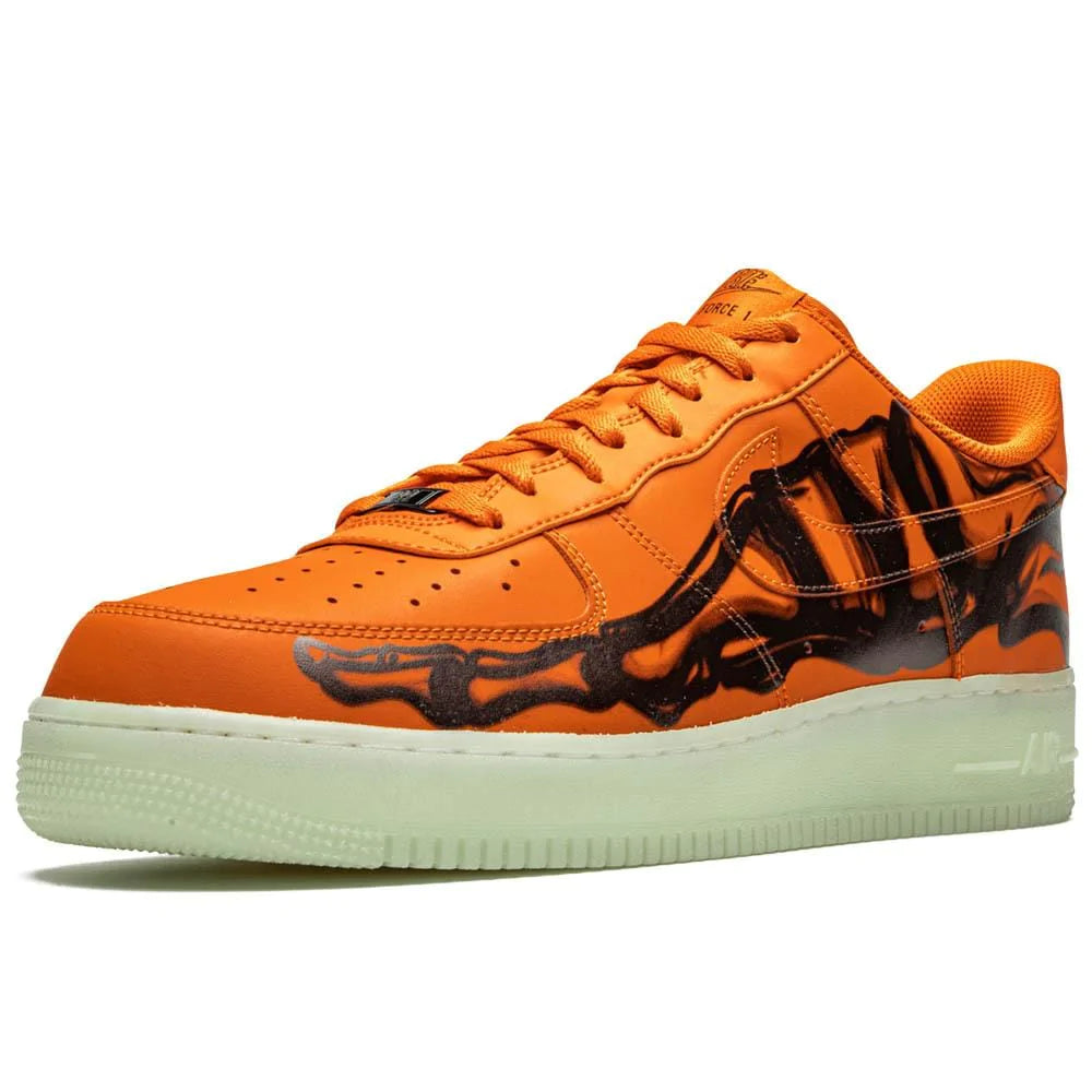 NIKE AIR FORCE 1 LOW &