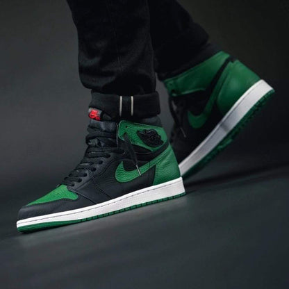 AIR JORDAN 1 RETRO HIGH OG &