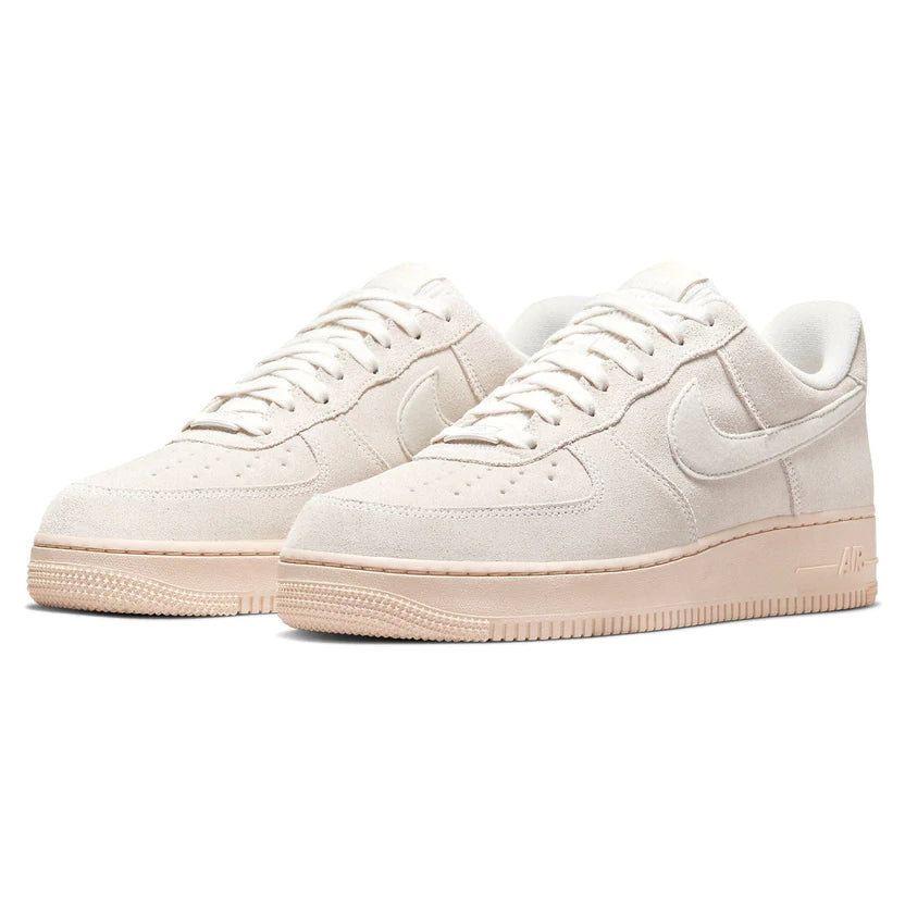 NIKE AIR FORCE 1 WINTER PREMIUM &